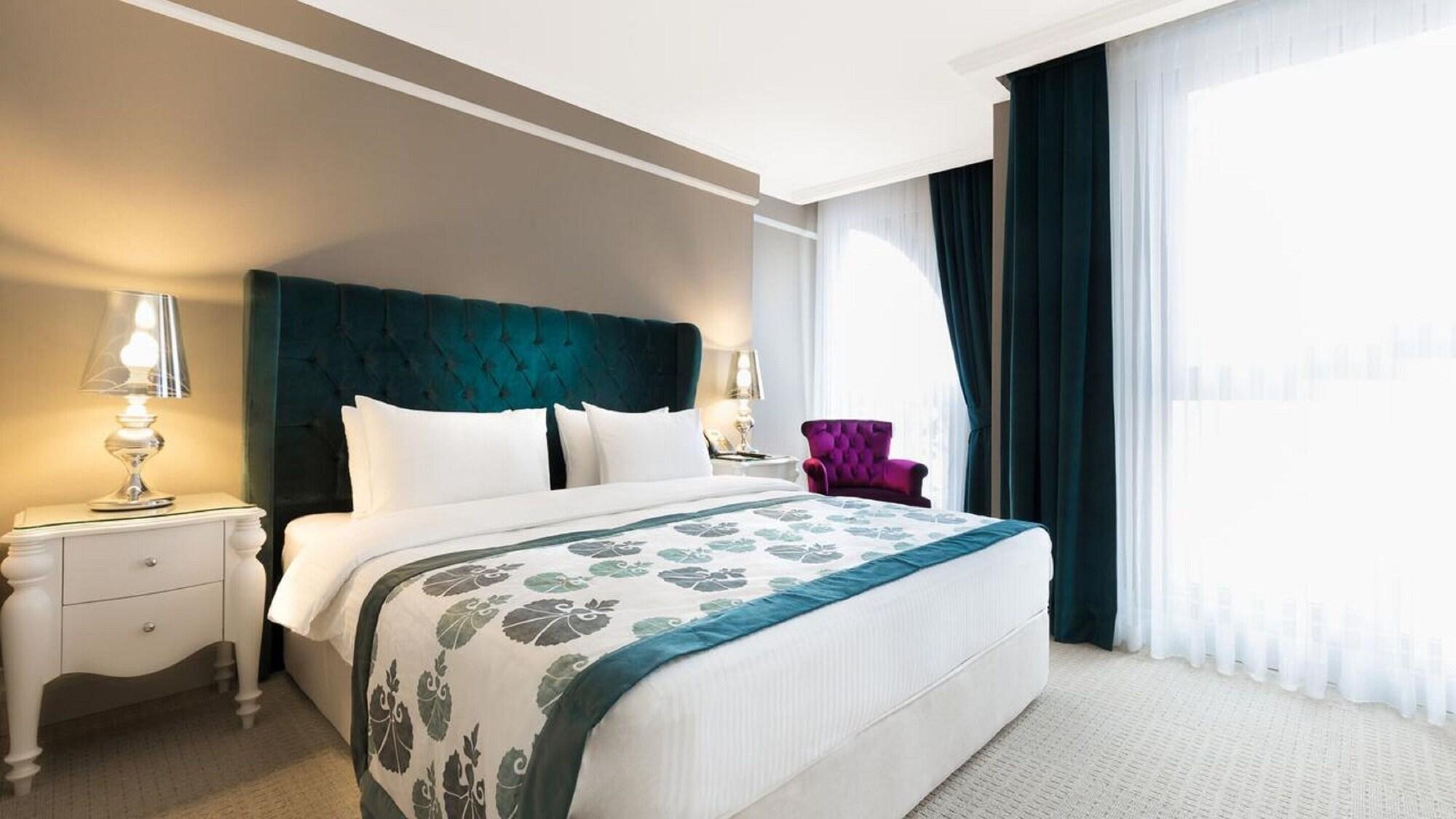 Metropolitan Taksim 4*