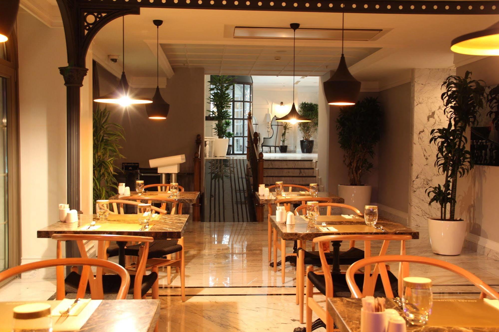 Готель Metropolitan Taksim 4*